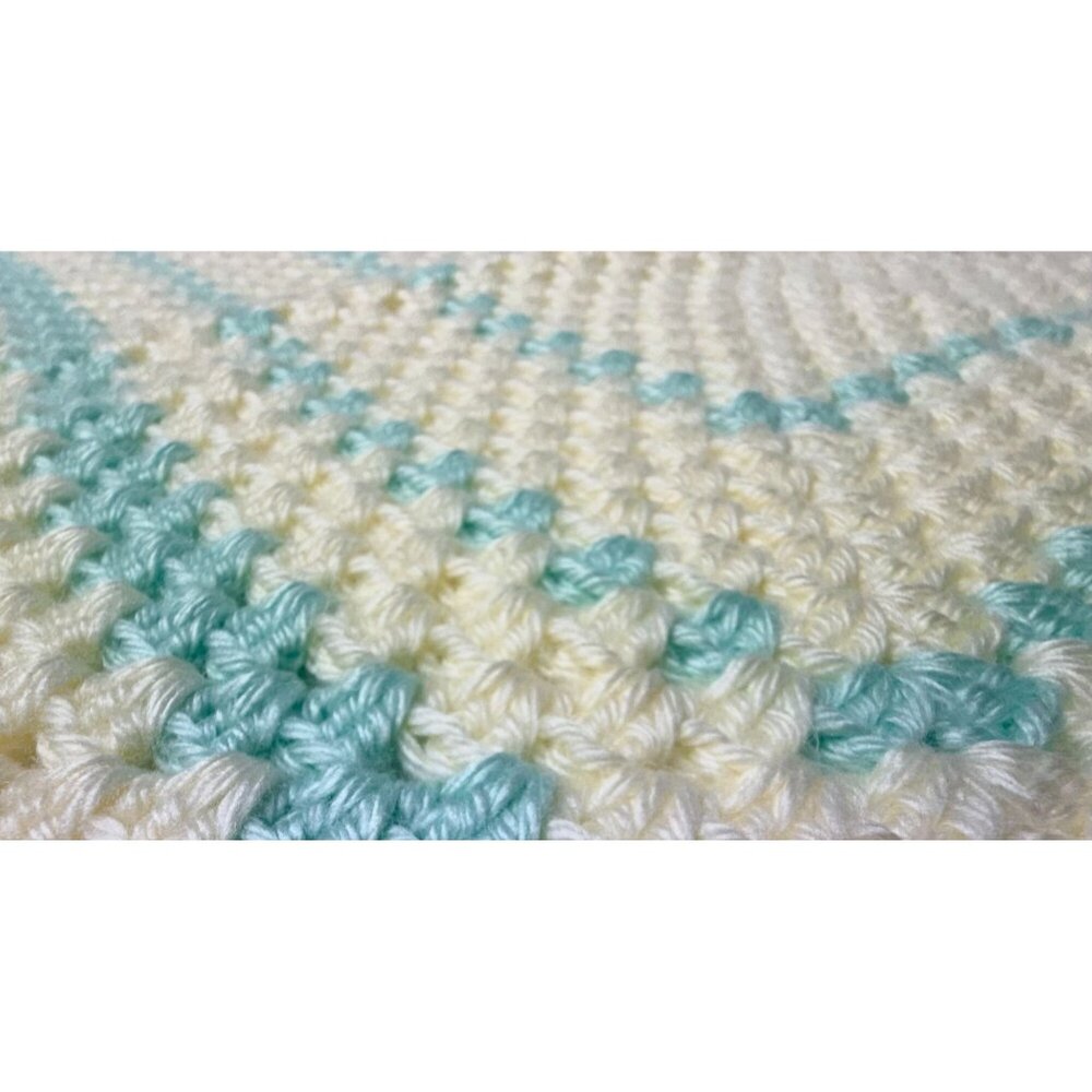 SOFT Handmade Vintage Crochet Baby Blanket Yellow and Green Scalloped Edge 26" - Picture 8 of 8